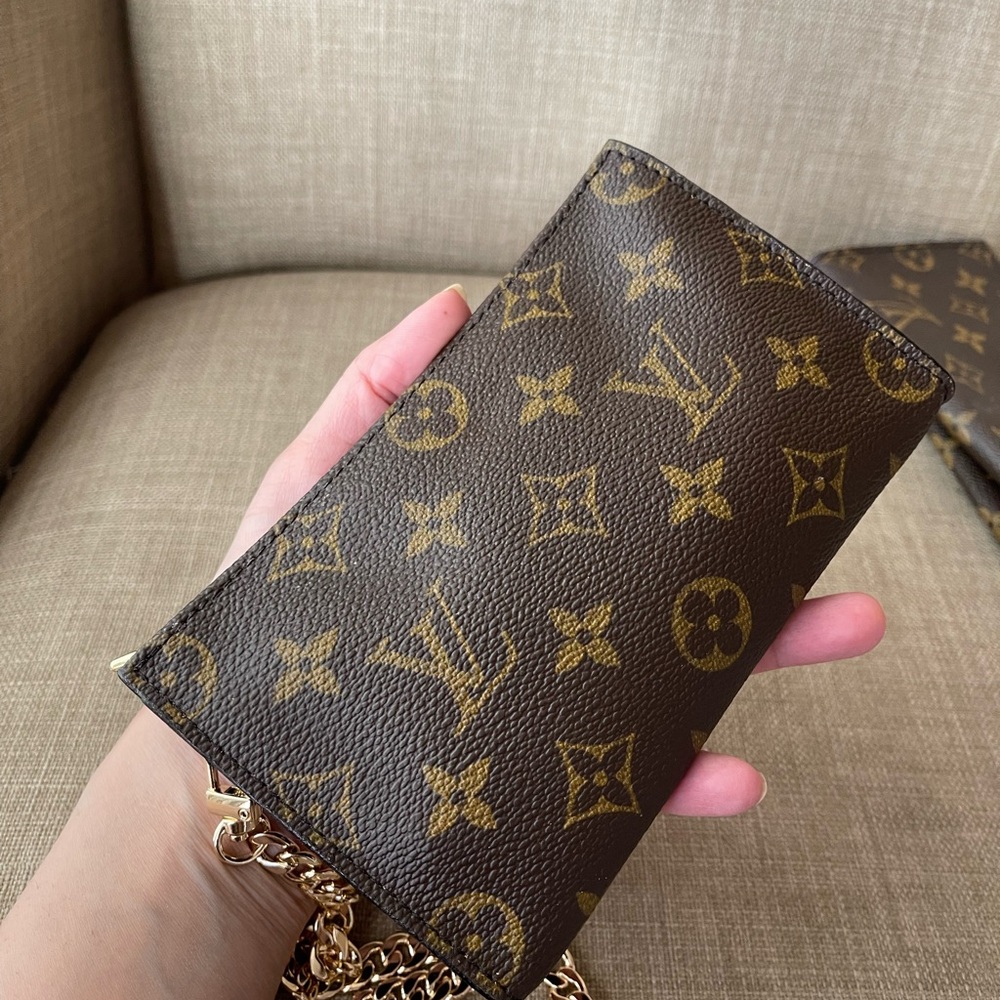 Authentic Louis Vuitton monogram vintage wristlet pouch AR0997 (Q007) - Picture 9 of 12